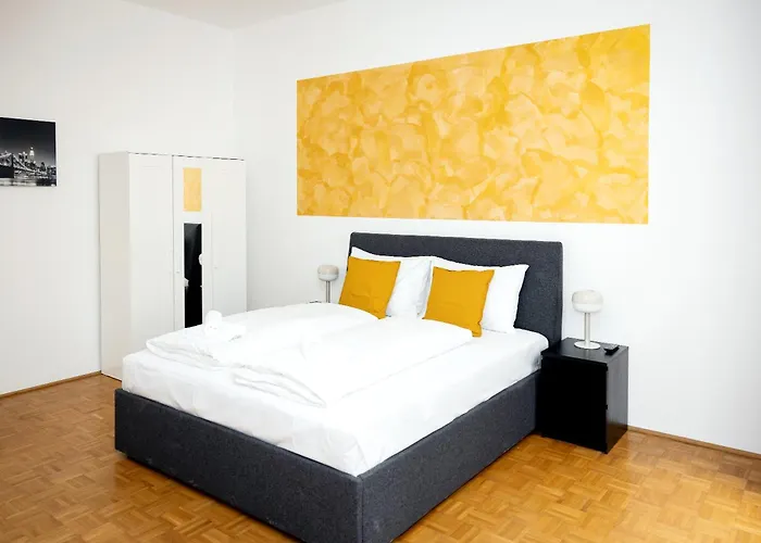 Stylish With Free Parking Apartment