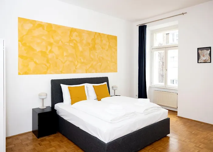 Stylish With Free Parking Apartment *