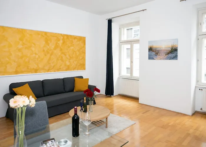 Stylish With Free Parking Apartment *